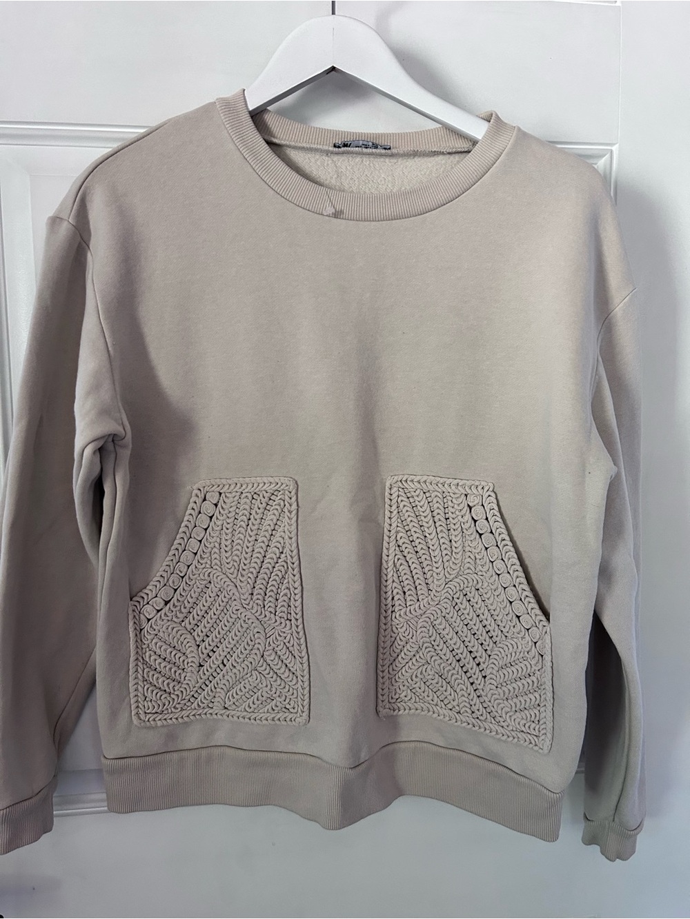 Zara Women's Beige Crewneck Sweatshirt with Knit Front Pockets